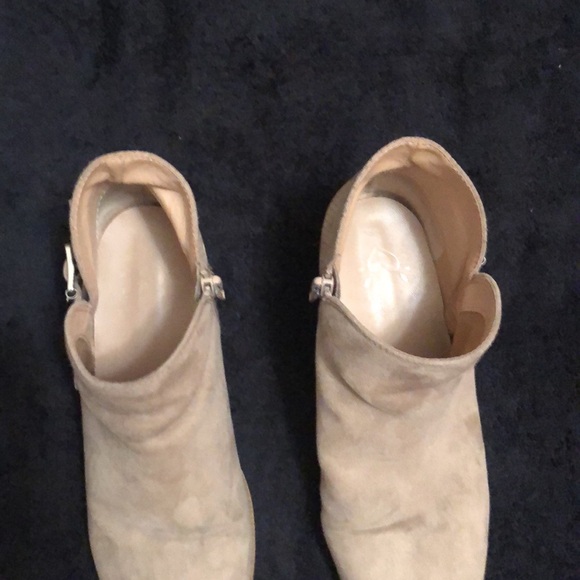 Justice tan booties - Picture 3 of 10